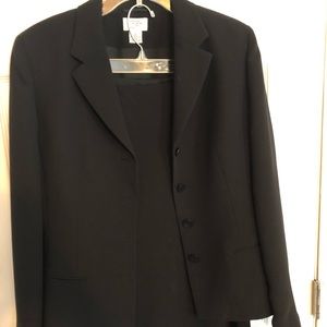 2 piece black skirt suit